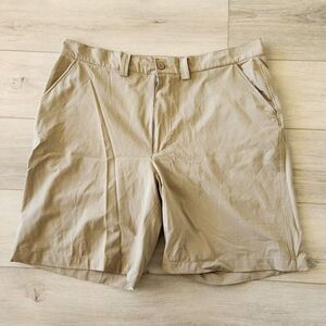 Under Armour Mens Match Play Shorts Size 40 Khaki